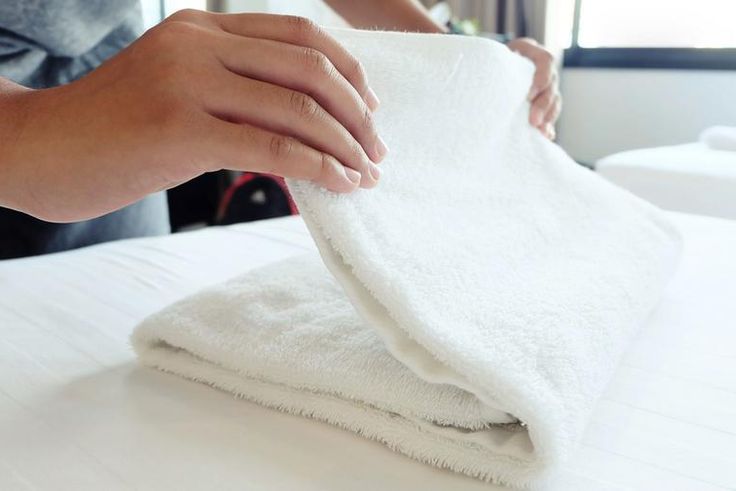 Dr. Pimple Popper Squeezes Stubborn Cyst