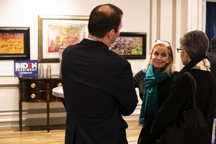 In Divided Michigan District, Debbie Dingell Straddles the Biden-Sanders Race