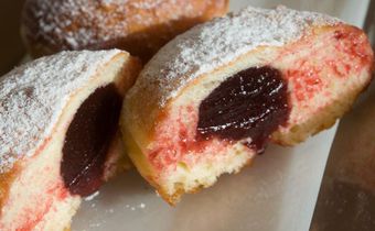 A Woman Ate 10 Doughnuts in Three Minutes