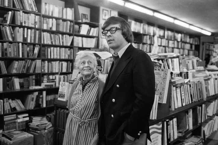 Andreas Brown, Longtime Owner of Gotham Book Mart, Dies at 86