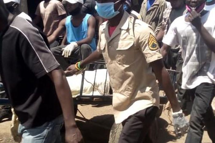 Residents march to Muthaiga Police Station with corpse of a man murdered in Ruaraka on Sunday at 7:30 pm, protests over police refusing to pick the body