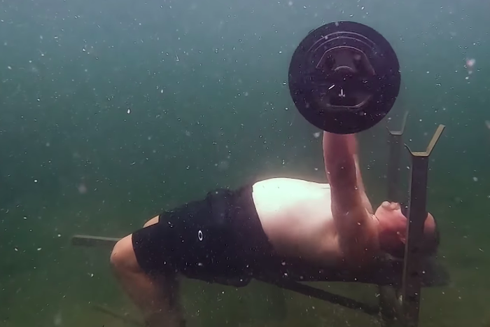 This Guy Sets World Bench Press Record, Underwater