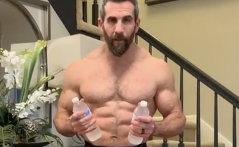 Crush Your Core With a Set of Water Bottles