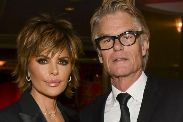 Lisa Rinna, 56, Shows Abs In New Bikini Pic