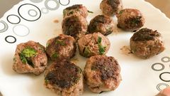 Recipe with a Pulselive twist: Fried meat balls before cooking in tomato sauce