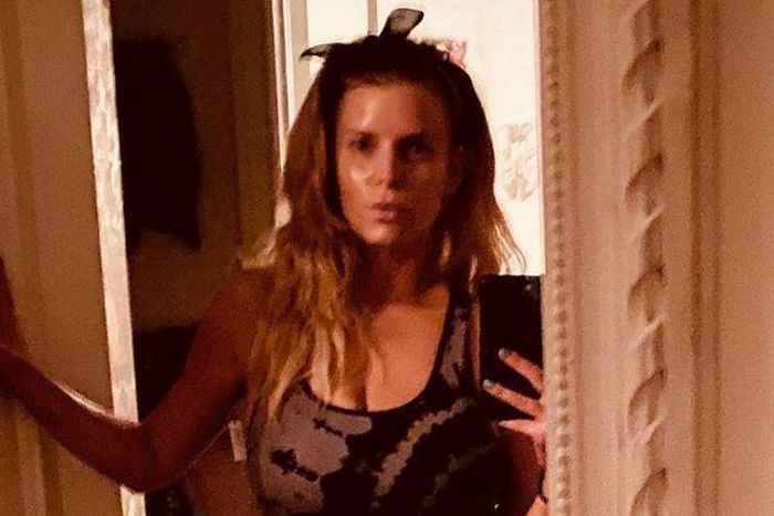 Jessica Simpson Shows Off Toned Abs On Instagram