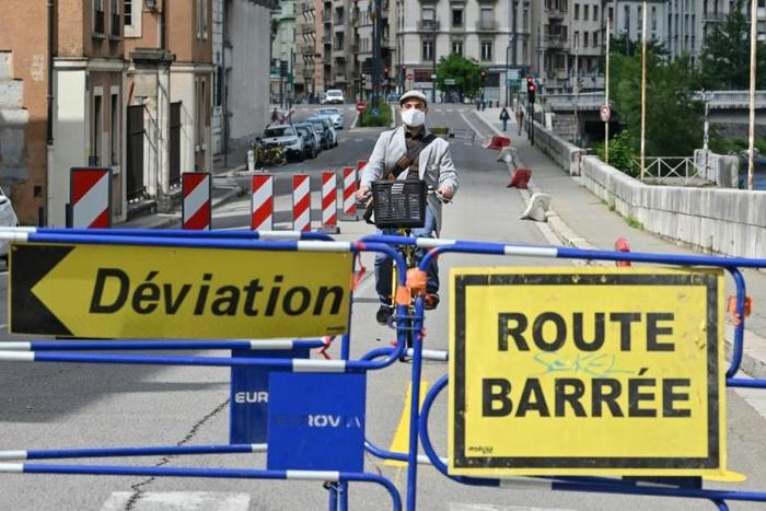 France is inching toward a May 11 deadline to begin easing its confinement measures
