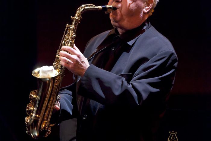 Lee Konitz, Jazz Saxophonist Who Blazed His Own Trail, Dies at 92