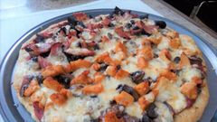 Recipe with a Pulselive twist: Chicken/Mushroom pizza and Beef/Bacon pizza