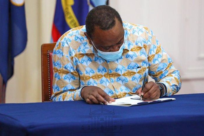 President Uhuru  Kenyatta drops punitive betting tax as his cousin Peter Muiruri Kihanya acquires stake in Sportpesa