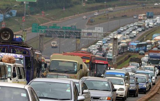 Heavy traffic on Thika Road as Nairobi residents head to the villages [Video]