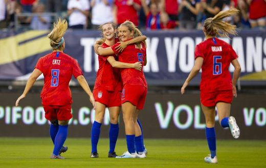 The stars of the US women's soccer team have been dealt a crushing legal defeat in their bid for equal pay