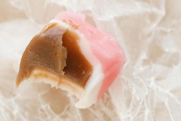 Dr. Pimple Popper Removes a 'Chewed Taffy' Cyst