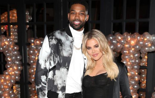 Body Language Experts Analyze Khloé Kardashian