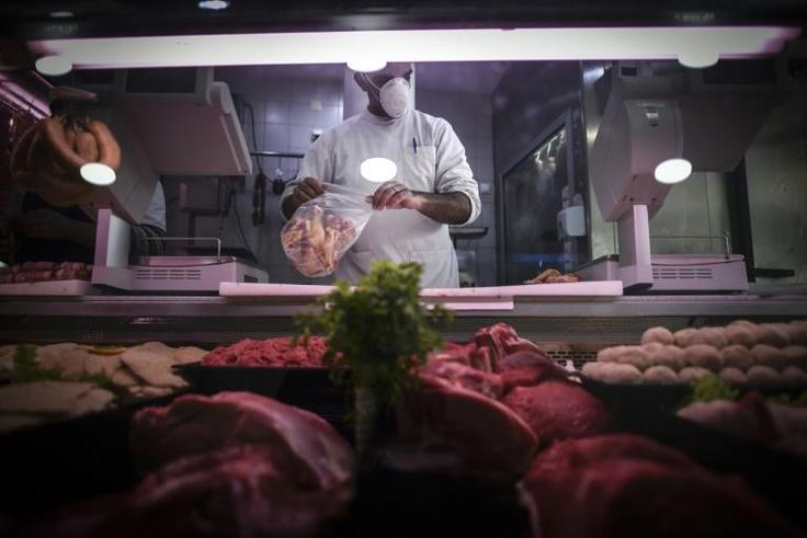 Small shops in Portugal will be allowed to reopen Monday
