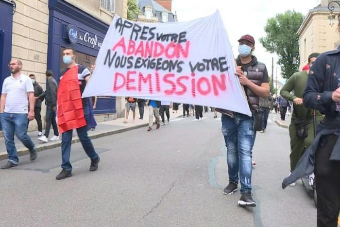 IMAGES Demonstrators in Dijon ask for the resignation of the prefect of the Côte d'Or department, after recent tensions in the city, which began with a punitive expedition by members of the Chechen community against Dijonians of North African origin. T...