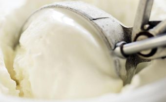 Dr. Pimple Popper Scoops an 'Ice Cream' Blackhead