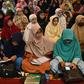 Indonesian women who want to ditch dating and skip straight to marriage have been attending religious lectures on the issue to learn more