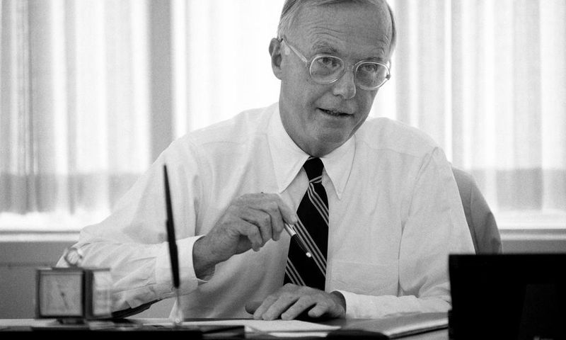 Amory Houghton Jr., Who Went From Corning to Congress, Dies at 93