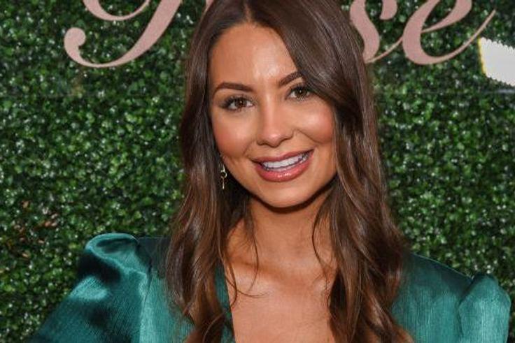 Kelley Flanagan Spills The Tea About 'Bachelor'