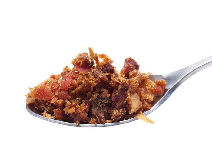 Dr. Pimple Popper Shaves ‘Bacon Bits’ Off a Nose