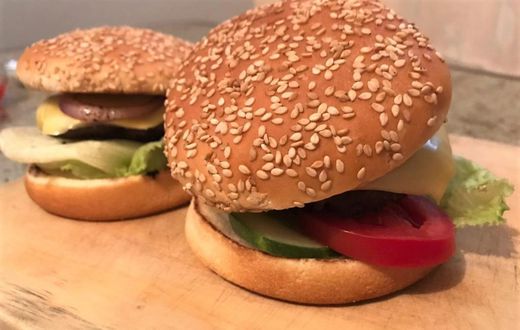 Recipe with a Pulselive Twist: Homemade Beef Burger, plus patty from scratch recipe