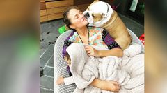 Chrissy Teigen Loves This Barefoot Dreams Blanket