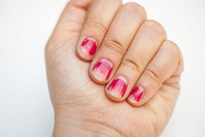 ___7013054___https:______static.pulse.com.gh___webservice___escenic___binary___7013054___2017___7___18___23___chipped-manicure