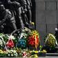 Zygmunt Stepinski, head of the Polin Museum of the History of Polish Jews, lays a wreath to mark the 77th anniversary of the doomed rebellion by Jewish partisans against Nazi Germany, in front of the Warsaw Ghetto Uprising memorial anniversary