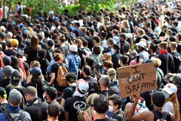 Protesters -- many, but not all, wearing masks -- demonstrate on June 2, 2020 in New York city. Experts fear the demonstrations against racism could fuel the spread of COVID-19