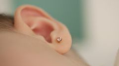 Dr. P Extracts A 'Little Ear Piercing' Blackhead
