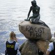 The iconic statue of the Little Mermaid in Cophengan vandalised with a phrase which has left police puzzling over what it means and who might have written it