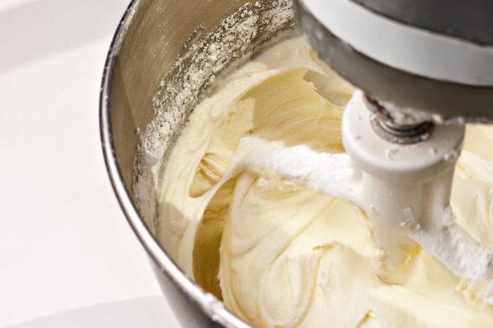 Dr. Pimple Popper Pops a 'Lemon Frosting' Cyst