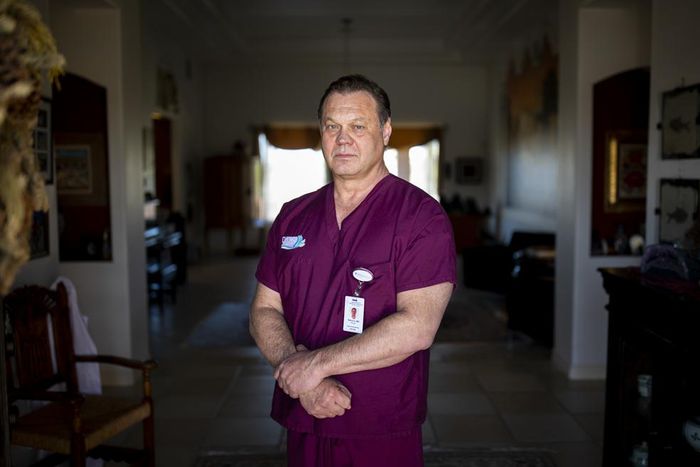 Frightened Doctors Face Off With Hospitals Over Rules on Protective Gear