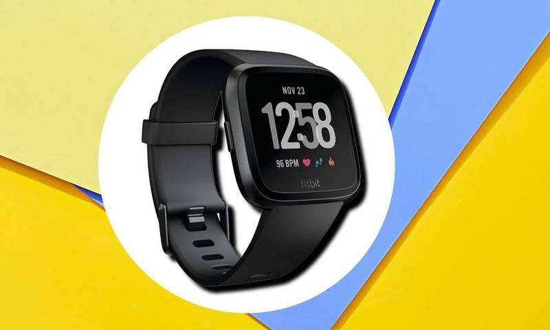 The FitBit Versa Is $90 Off Right Now