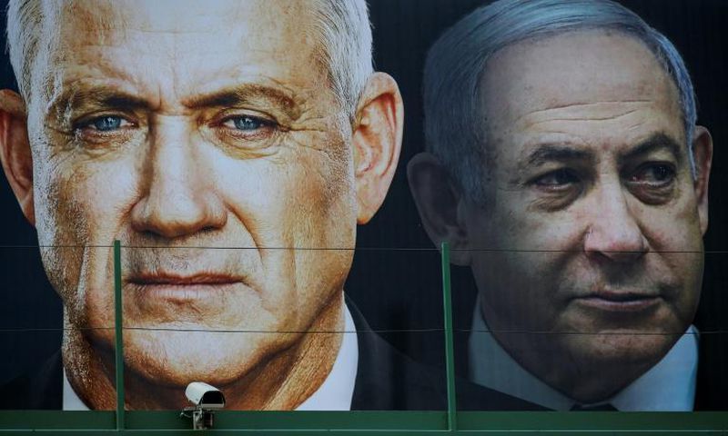 Benny Gantz (left) backed an emergency unity government -- a call previously made by his rival, Prime Minister Benjamin Netanyahu (right)