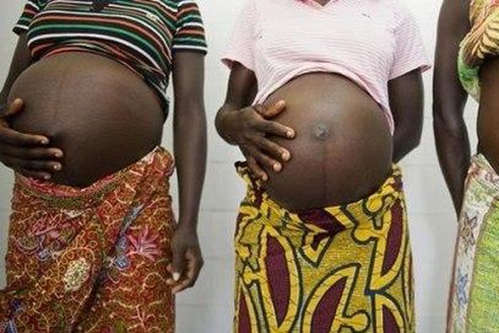 ___8701853___2018___8___8___9___pregnant-girls