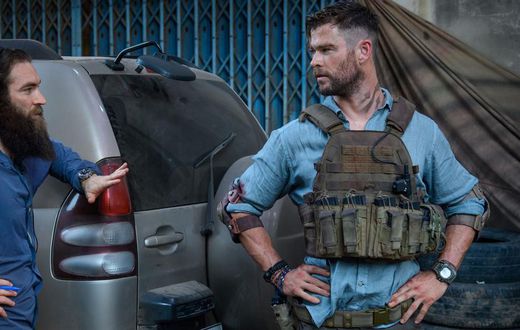 'Extraction' Director on Chris Hemsworth's Stunts