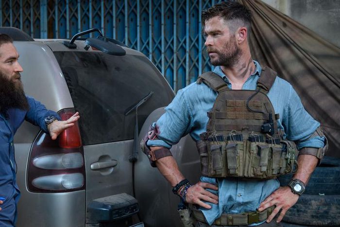 'Extraction' Director on Chris Hemsworth's Stunts