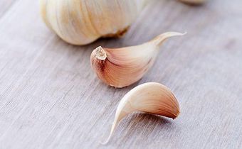 Dr. Pimple Popper Popped a 'Garlic Clove' Cyst