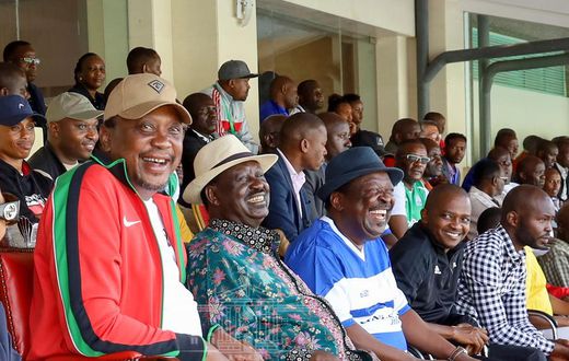 President Uhuru Kenyatta handover a brand new 51-seater Bus to AFC Leopards at State House (Photos)