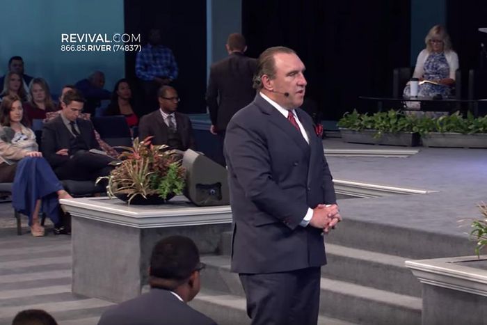 Florida Issues Arrest Warrant for Pastor Who Defied Virus Orders