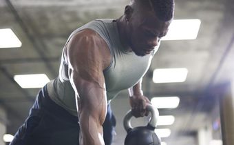 Try This Core Workout With Any Type of Weight