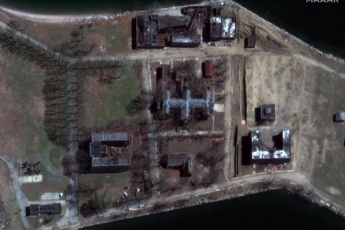 As Morgues Fill, NYC to Bury Some Virus Victims in Potter's Field