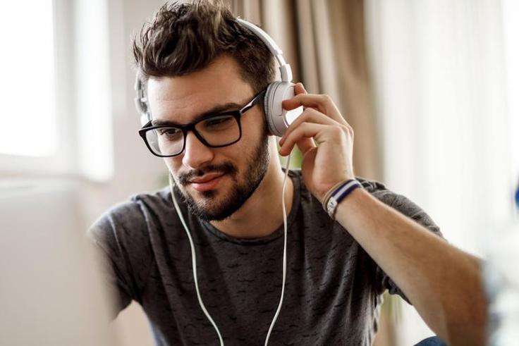 4 Easy Ways to Fight Loneliness While Isolated