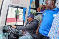 President Uhuru Kenyatta handover a brand new 51-seater Bus to AFC Leopards at State House (Photos)