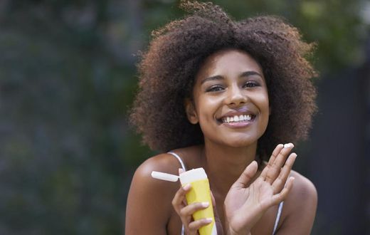 Natural remedies for sunburns (HelloBeautiful)