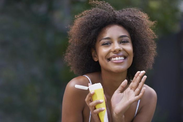 Natural remedies for sunburns (HelloBeautiful)