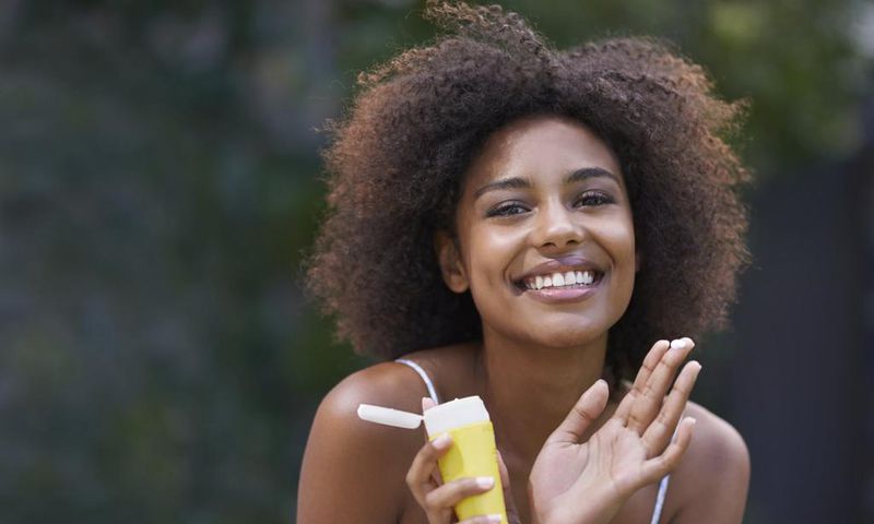 Natural remedies for sunburns (HelloBeautiful)
