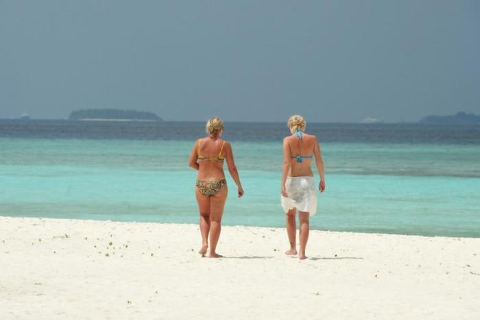 The shutting of the Maldives' lucrative tourism industry has taken a heavy toll on the economy